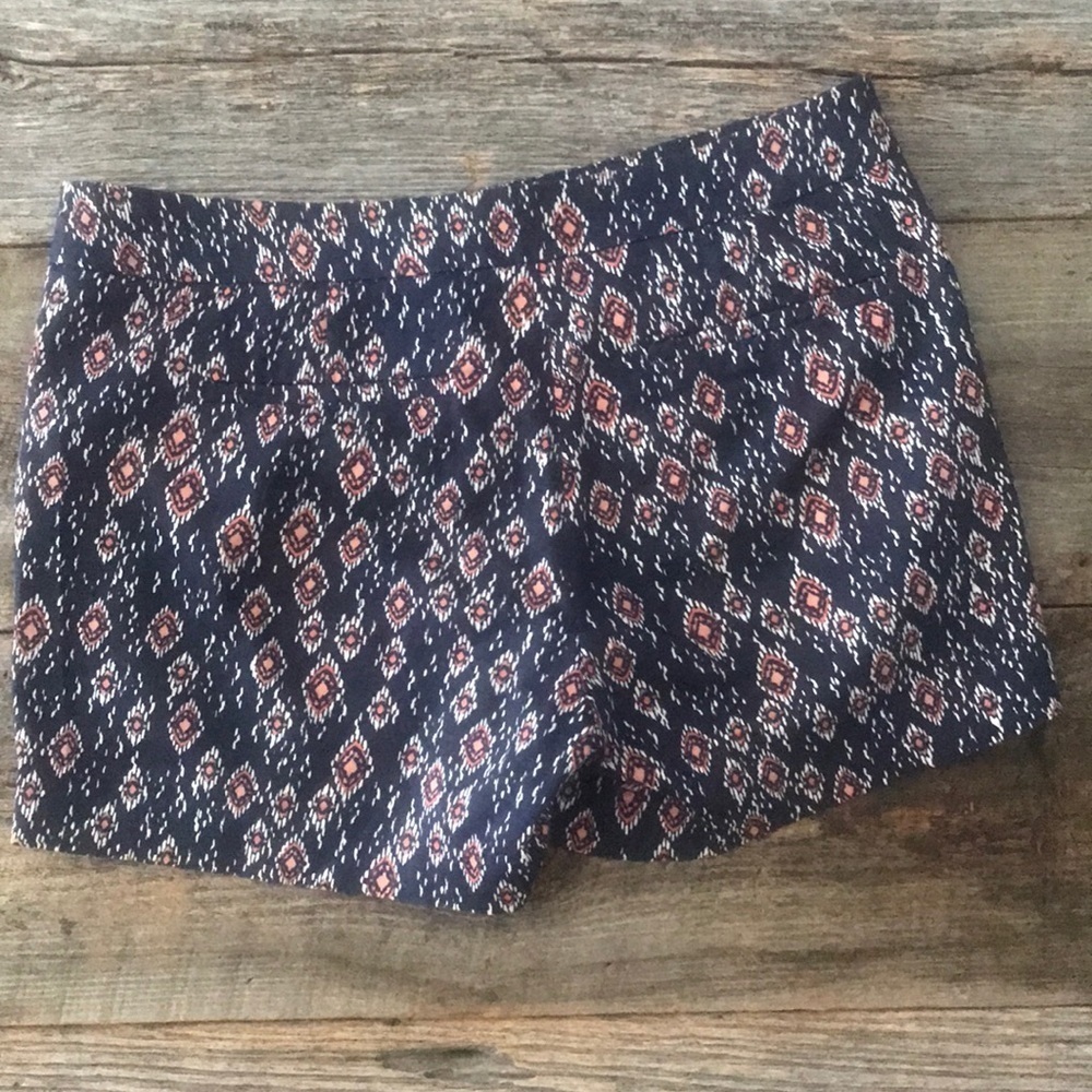 British Khaki Navy and Pink Ikat Short Size 4 - Picture 3 of 6